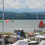 Leben Im Hafen Am Idyllischen Murtensee * Guevaux