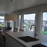 Leben Im Hafen Am Idyllischen Murtensee