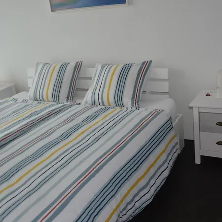 Leben Im Hafen Am Idyllischen Murtensee * Guevaux