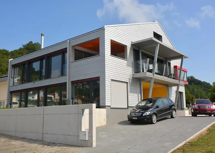 Leben Im Hafen Am Idyllischen Murtensee * Guevaux