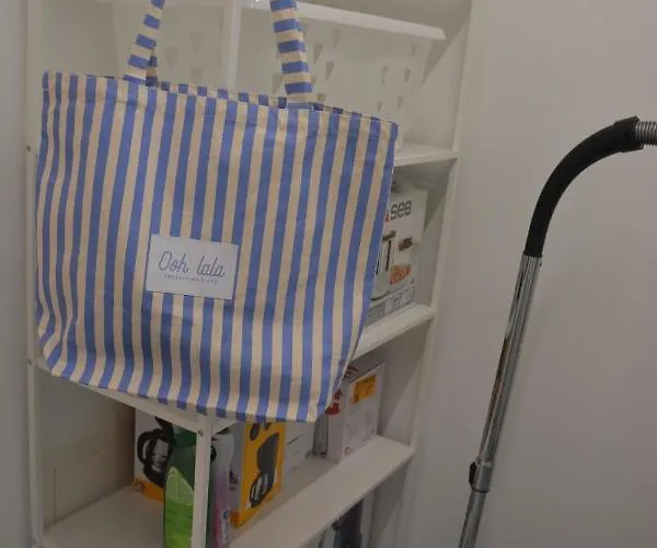 Leben Im Hafen Am Idyllischen Murtensee *