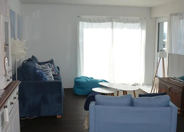 Leben Im Hafen Am Idyllischen Murtensee Guevaux