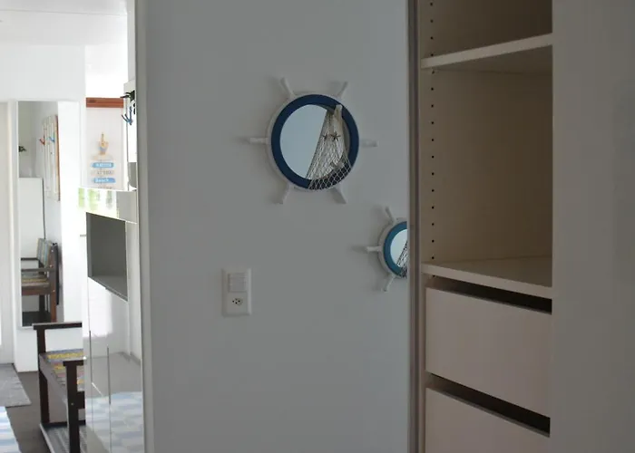 Leben Im Hafen Am Idyllischen Murtensee