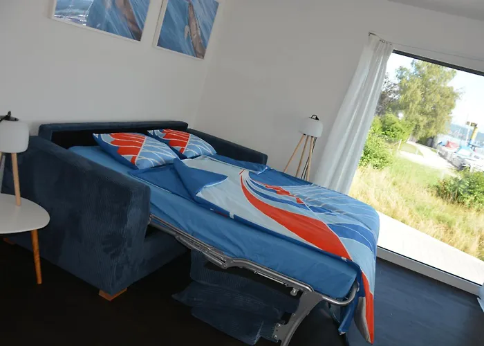 Leben Im Hafen Am Idyllischen Murtensee * Guevaux